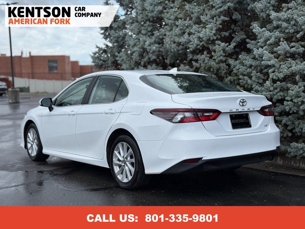 Vehicle image 10 of 41