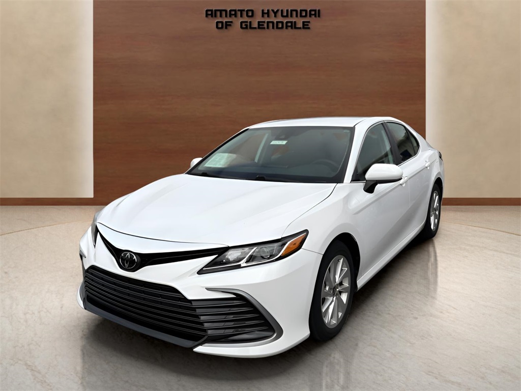 2024 Toyota Camry LE Image 2 of 21