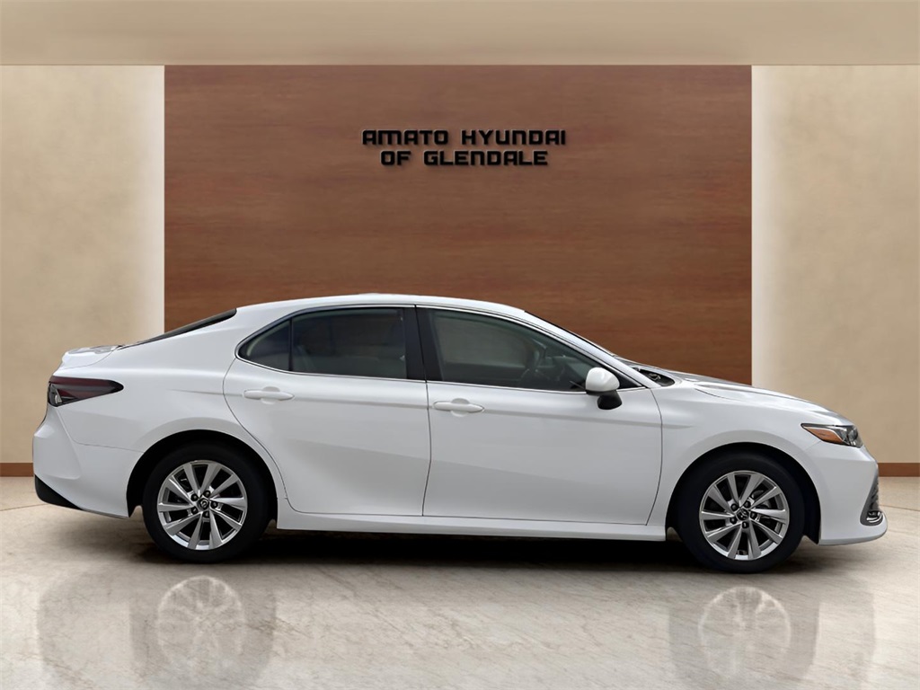 2024 Toyota Camry LE Image 4 of 21