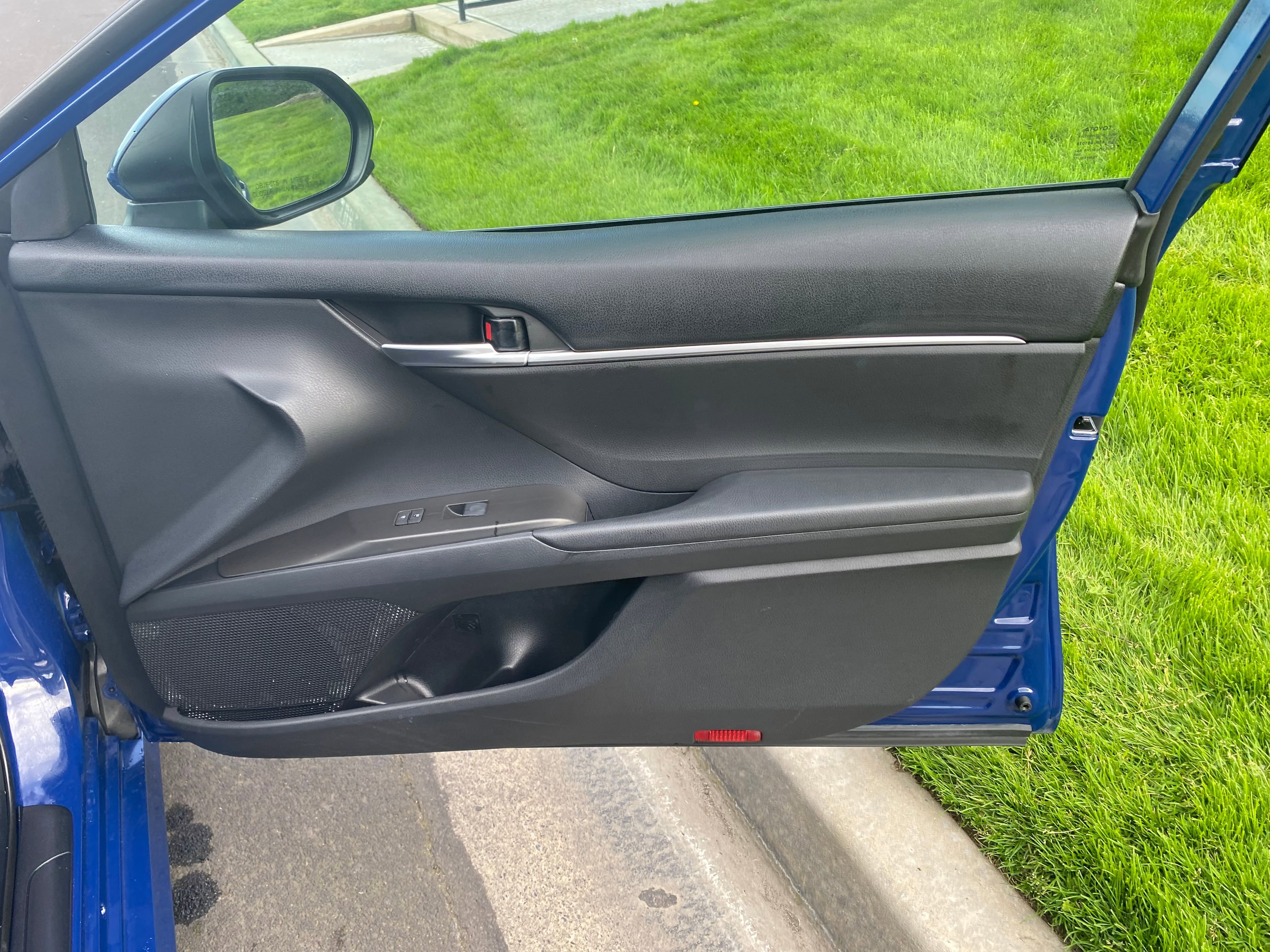 Vehicle image 21 of 24
