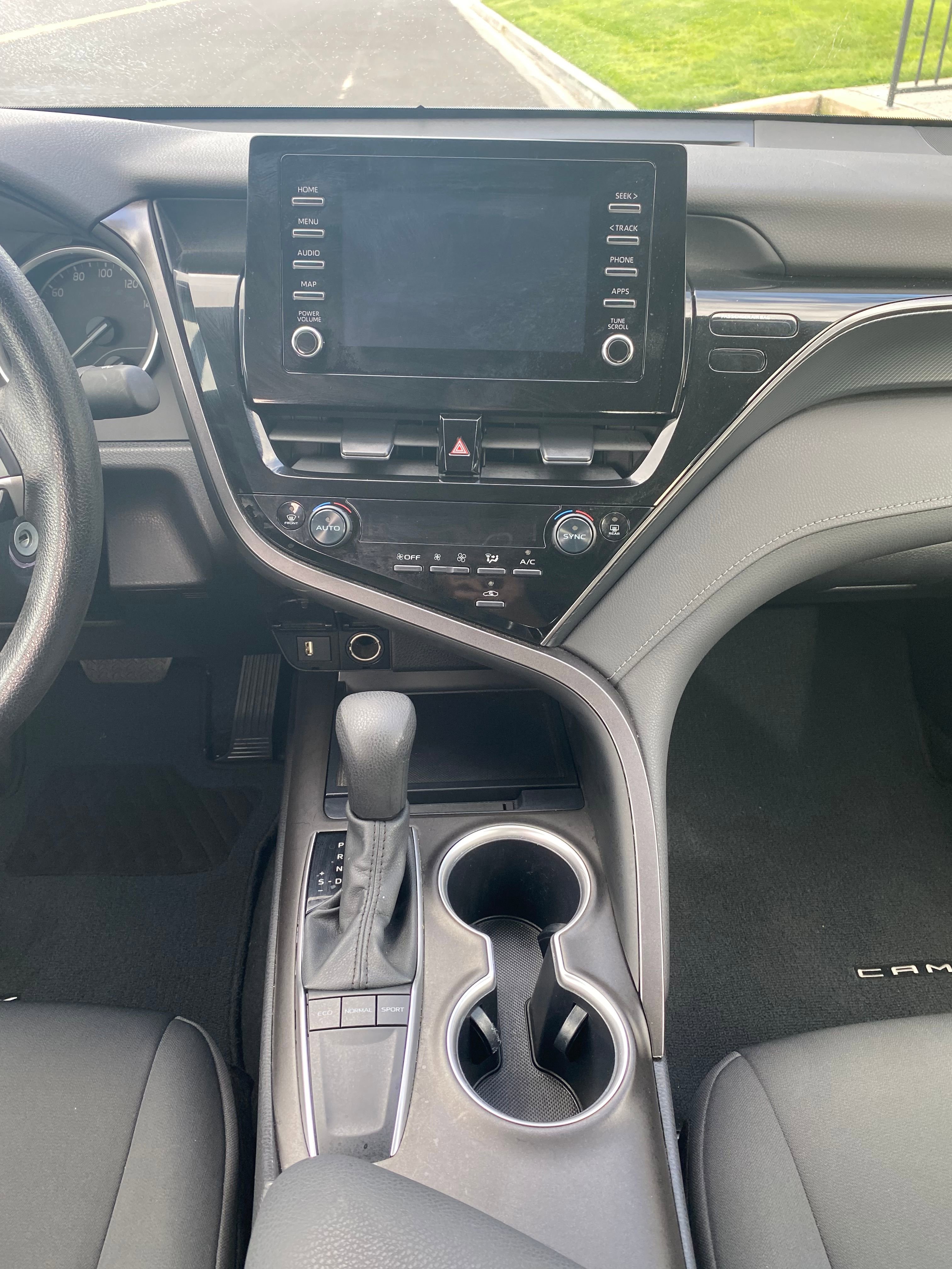 Vehicle image 17 of 24