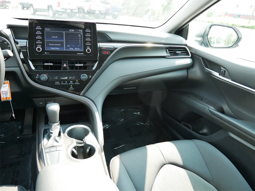 Vehicle image 15 of 28