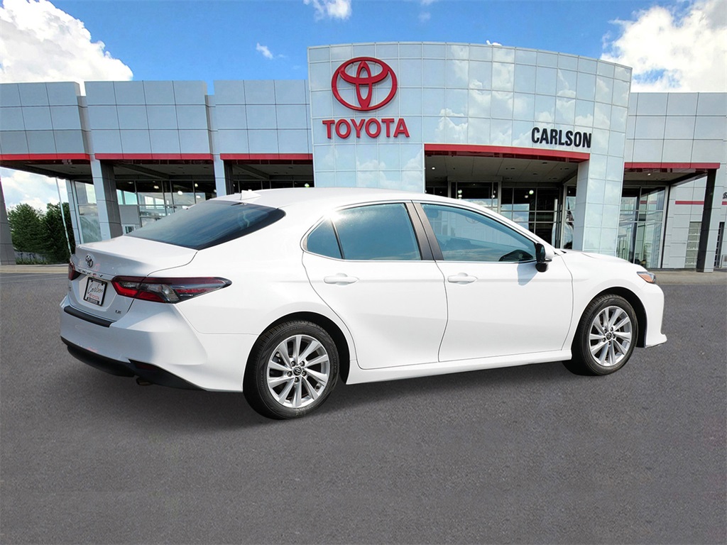 Vehicle image 4 of 28