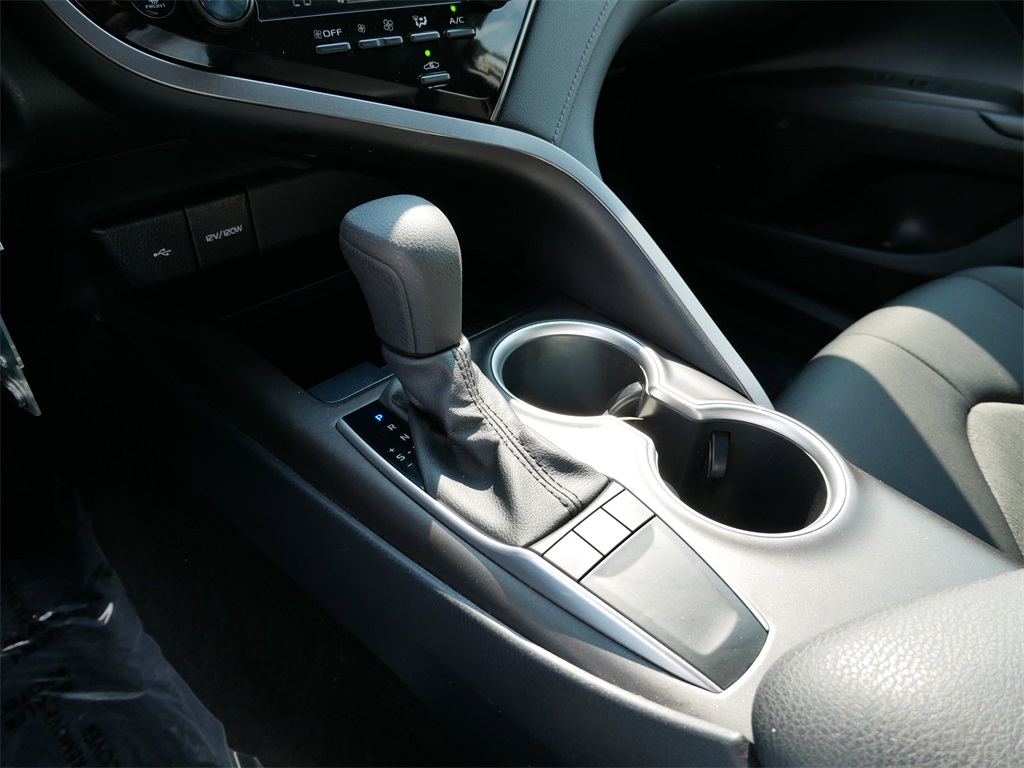 Vehicle image 21 of 28