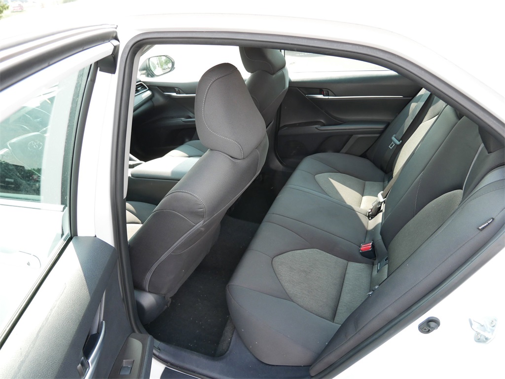 Vehicle image 12 of 28