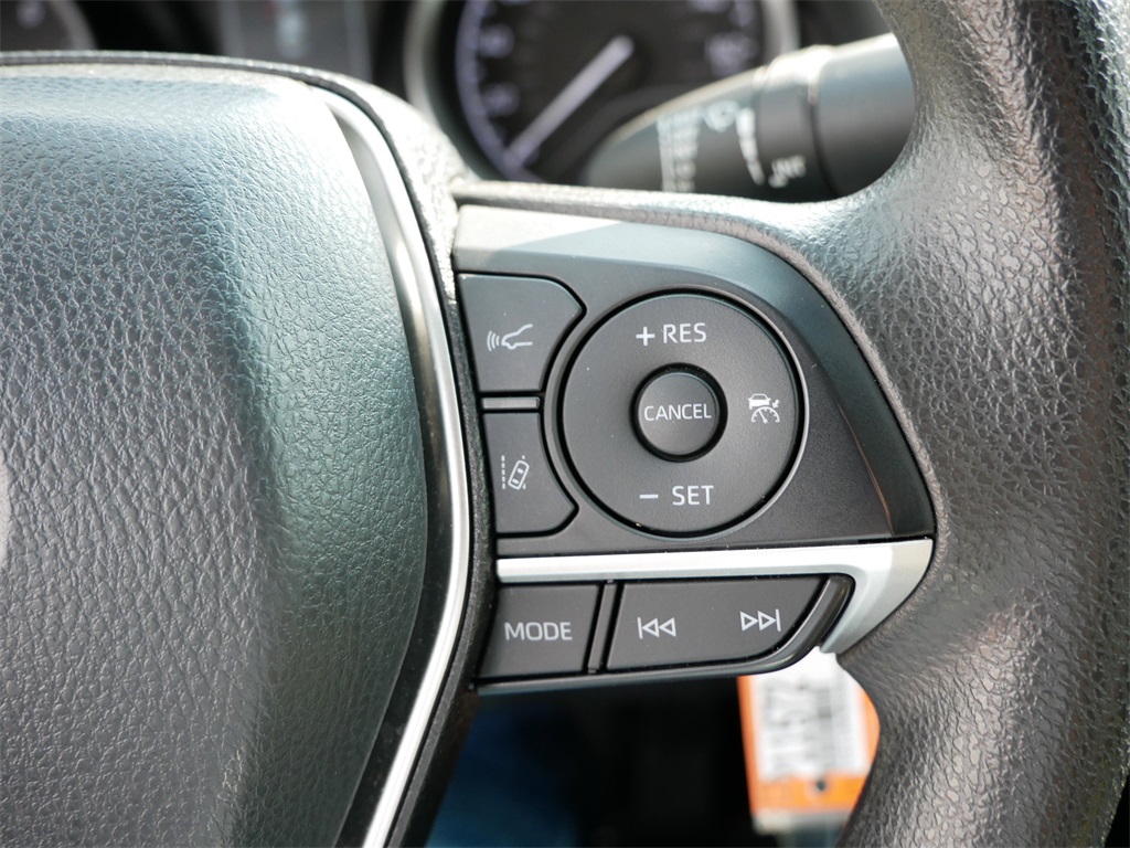 Vehicle image 26 of 28