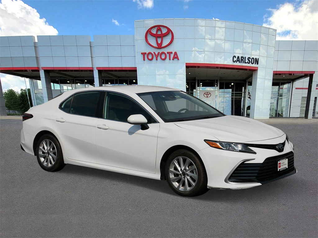 Vehicle image 2 of 28