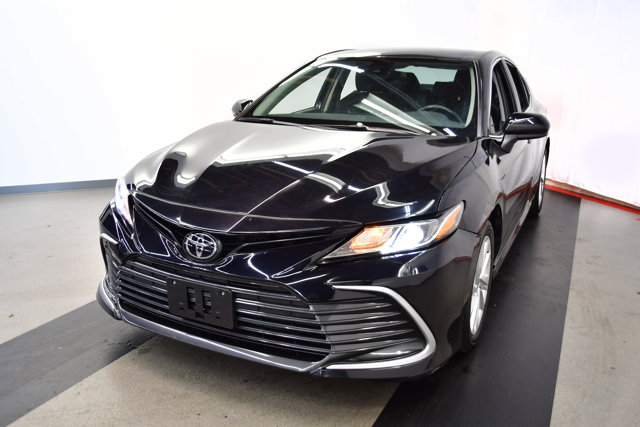 2024 Toyota Camry LE Image 2 of 31