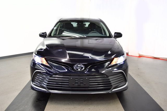 2024 Toyota Camry LE Image 3 of 31