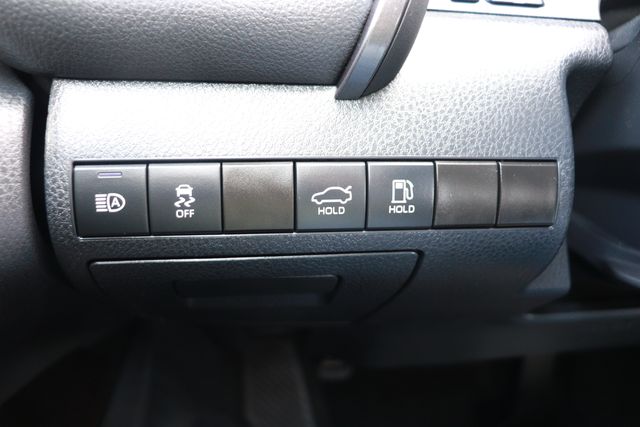 Vehicle image 22 of 24