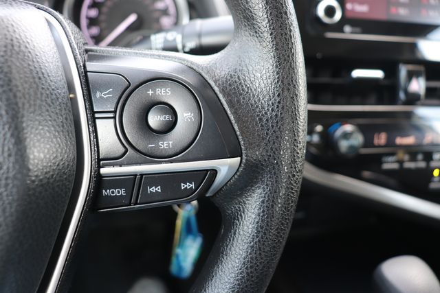 Vehicle image 19 of 24