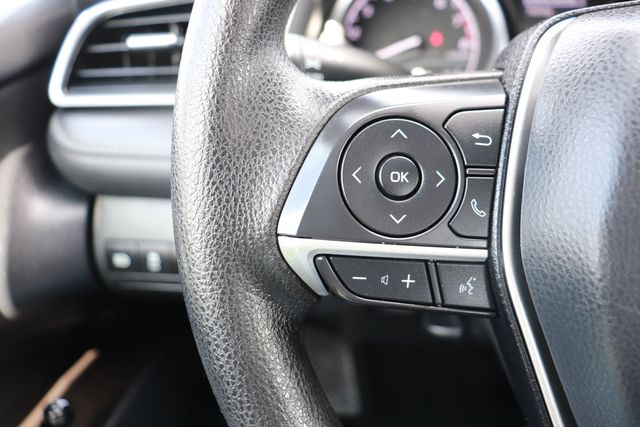 Vehicle image 18 of 24
