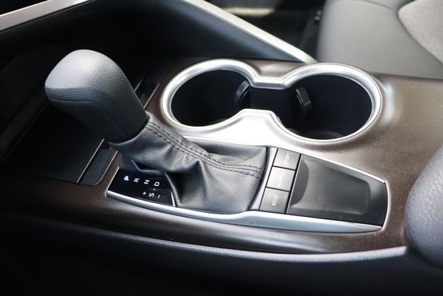 Vehicle image 15 of 24