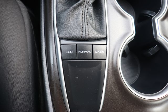 Vehicle image 16 of 24
