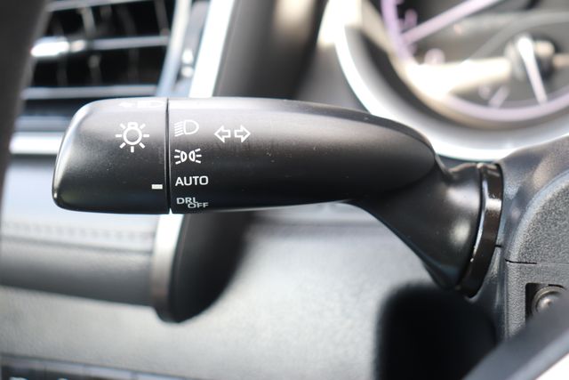 Vehicle image 20 of 24