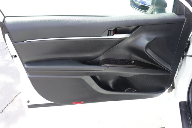 Vehicle image 8 of 24