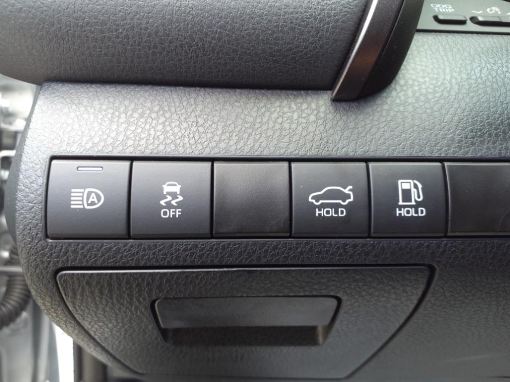 Vehicle image 22 of 34