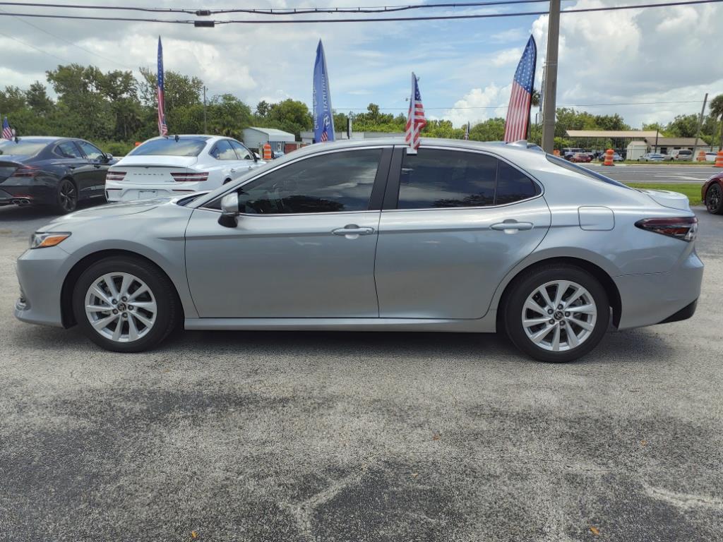 Vehicle image 9 of 34