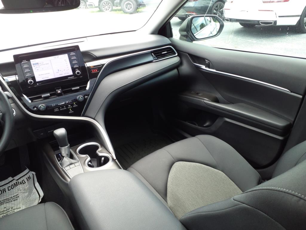 Vehicle image 17 of 34