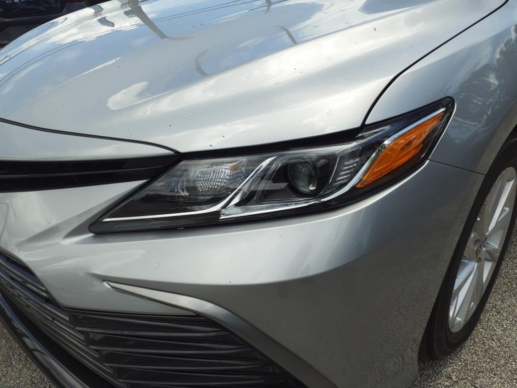 Vehicle image 32 of 34