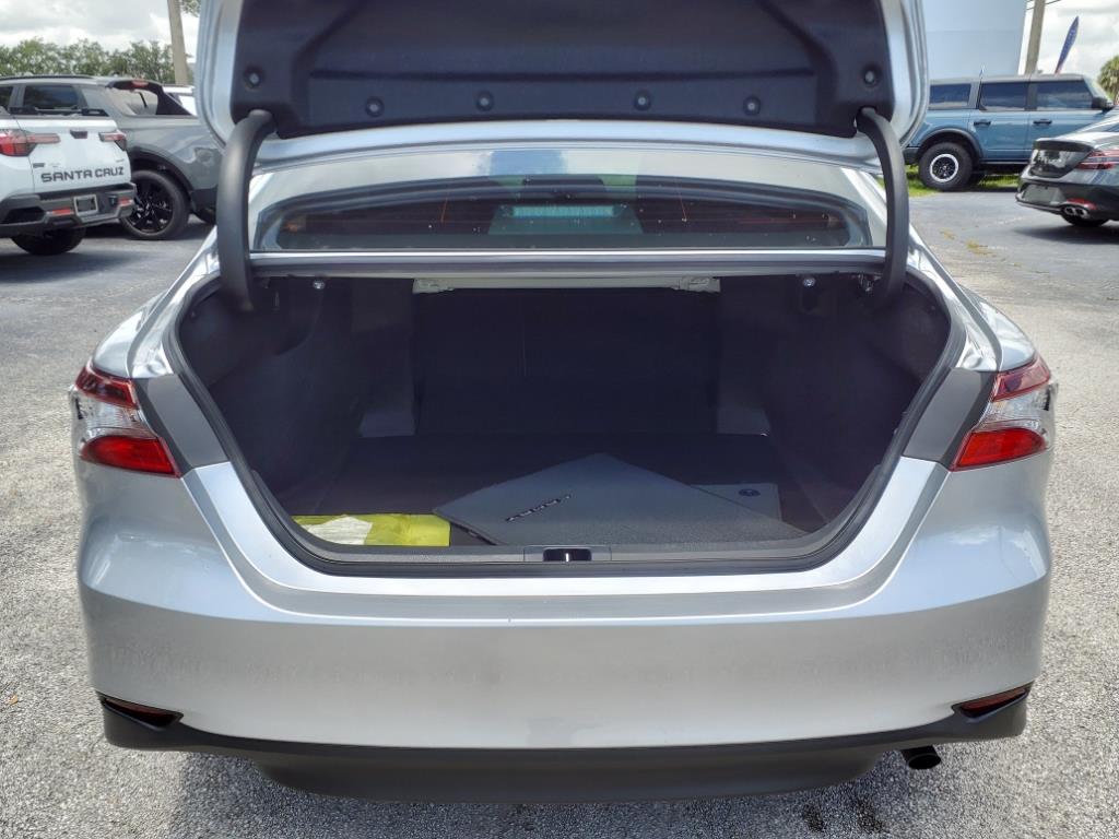 Vehicle image 10 of 34