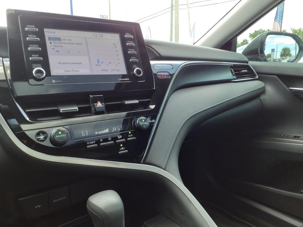 Vehicle image 27 of 34