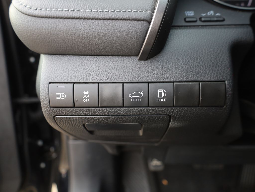 2024 Toyota Camry SE Image 31 of 37