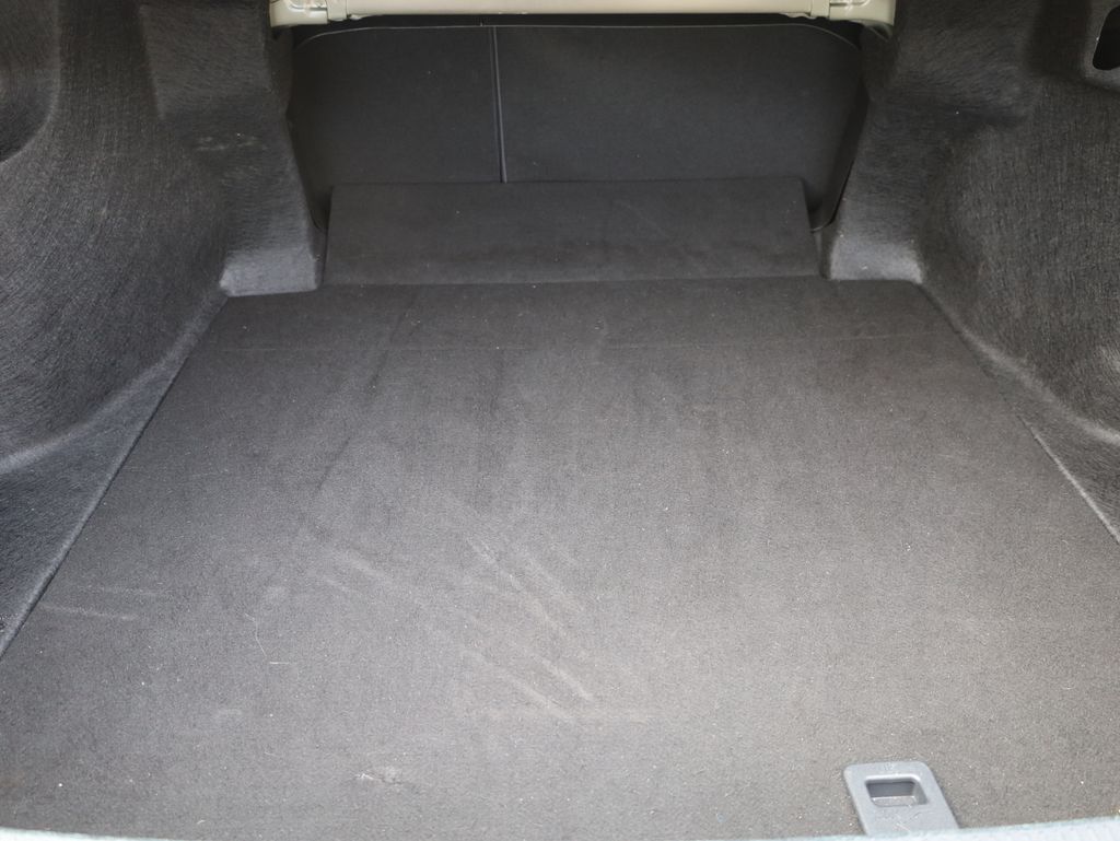 2024 Toyota Camry SE Image 10 of 37