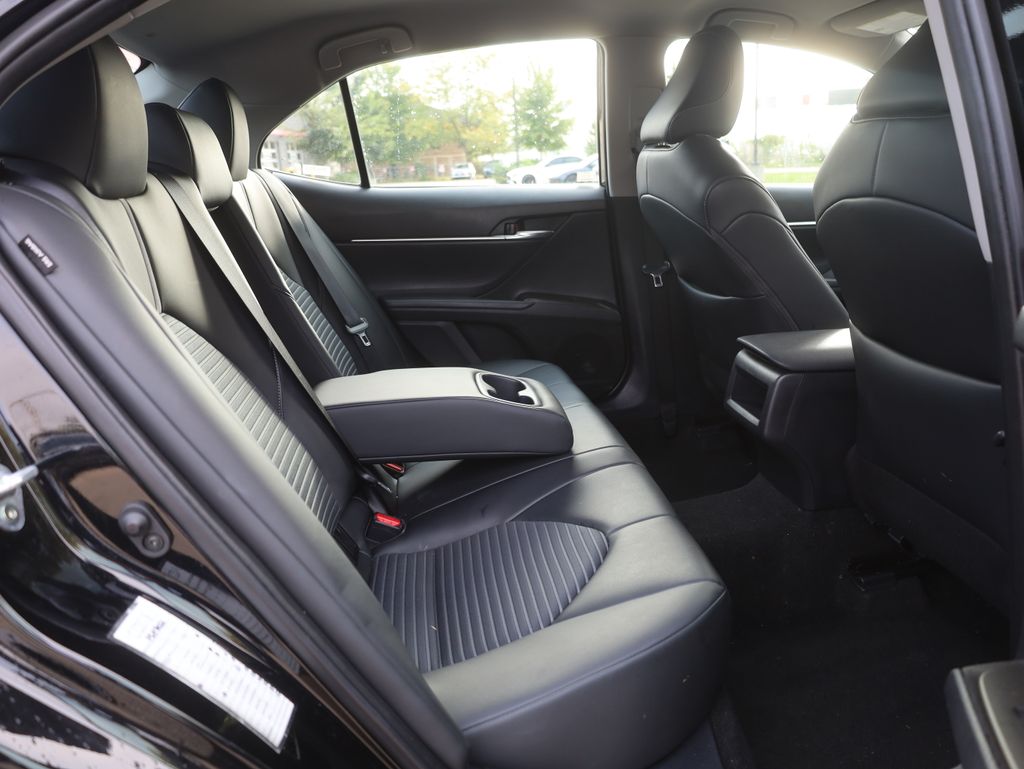 2024 Toyota Camry SE Image 12 of 37