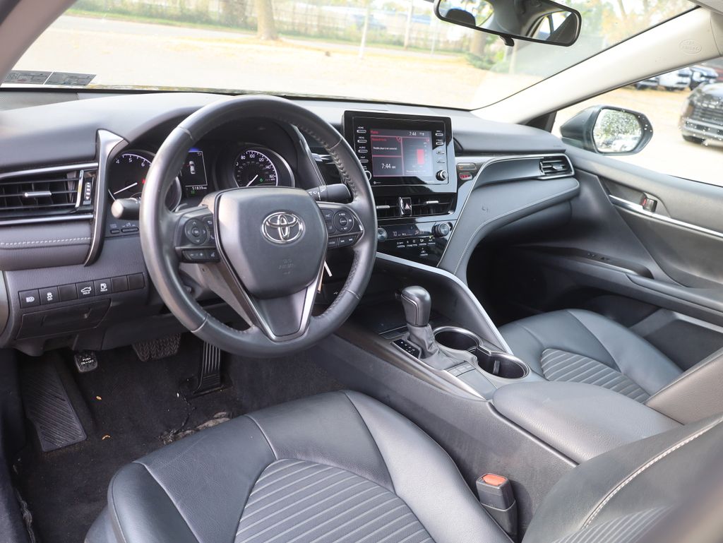 2024 Toyota Camry SE Image 19 of 37