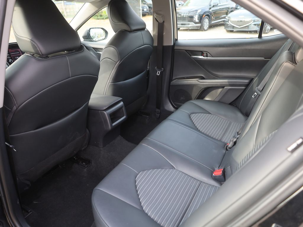 2024 Toyota Camry SE Image 14 of 37