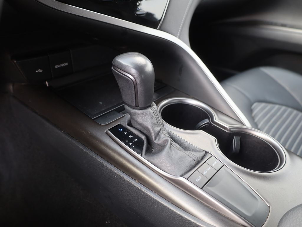 2024 Toyota Camry SE Image 26 of 37