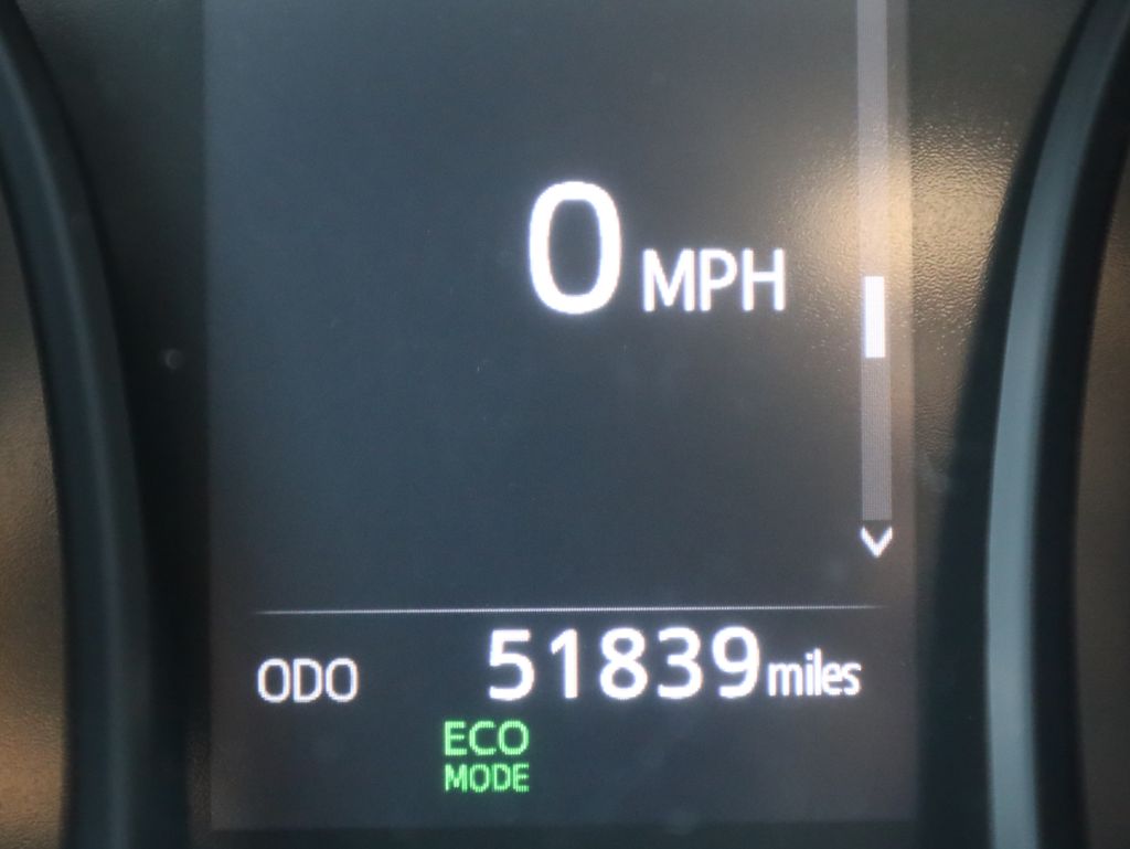 2024 Toyota Camry SE Image 23 of 37