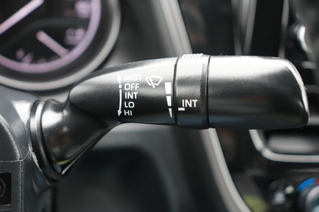 Vehicle image 21 of 24