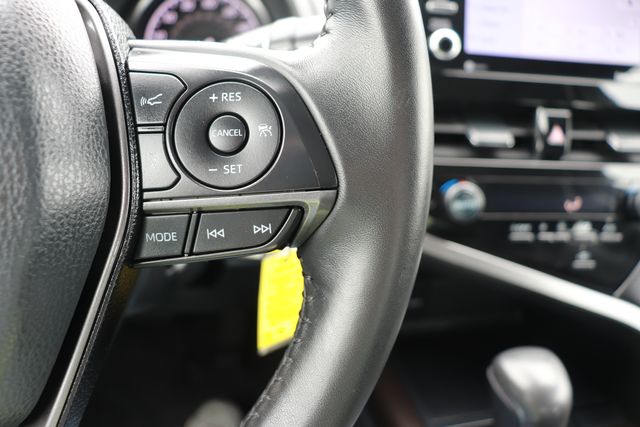 Vehicle image 17 of 24