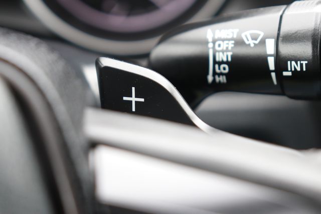 Vehicle image 19 of 24