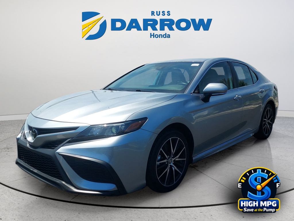 2024 Toyota Camry SE Image 1 of 32