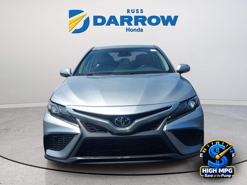 2024 Toyota Camry SE Image 3 of 32