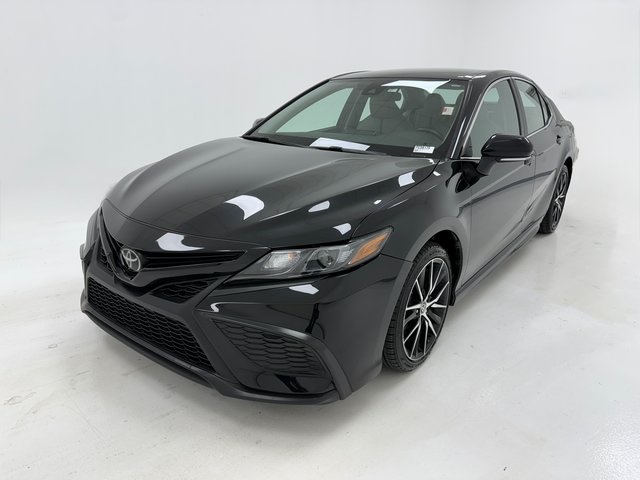 2024 Toyota Camry SE Image 1 of 41