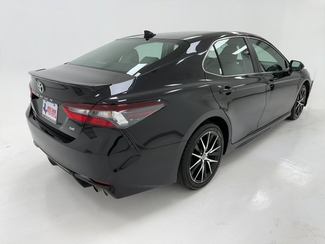 2024 Toyota Camry SE Image 6 of 41