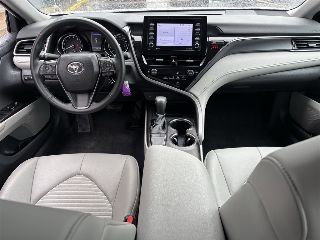 Vehicle image 8 of 25