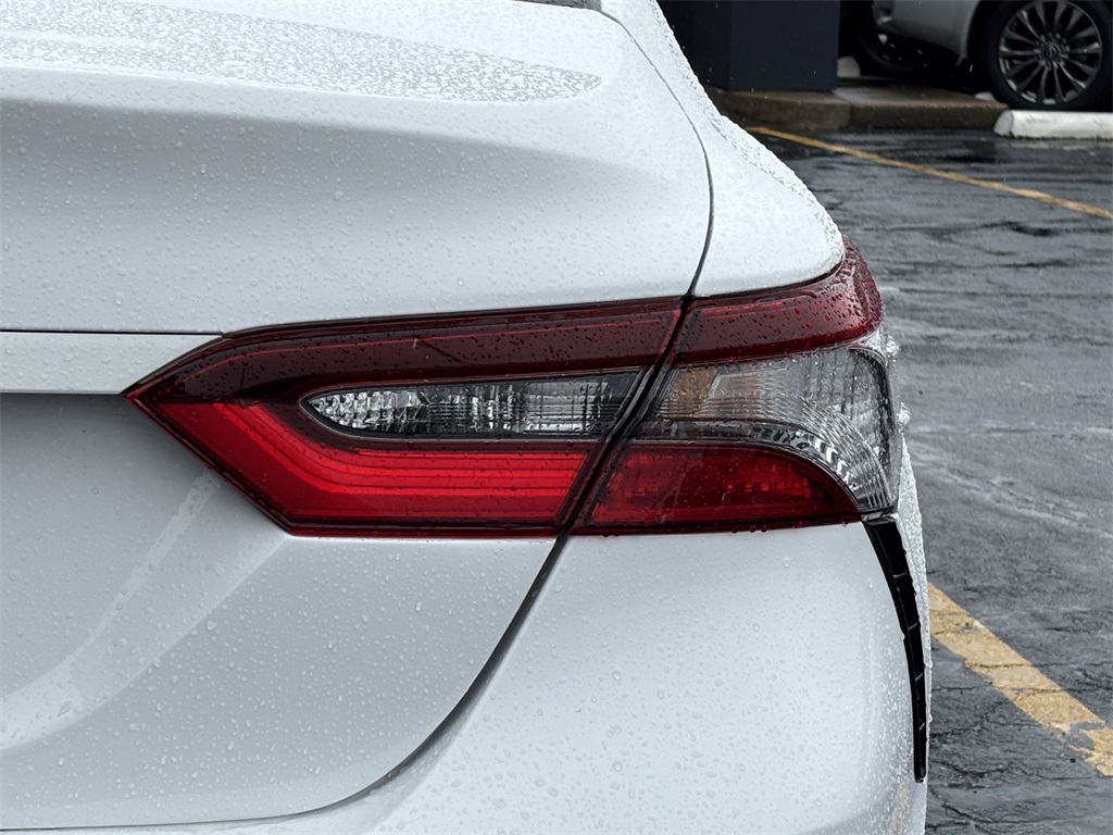 Vehicle image 6 of 25