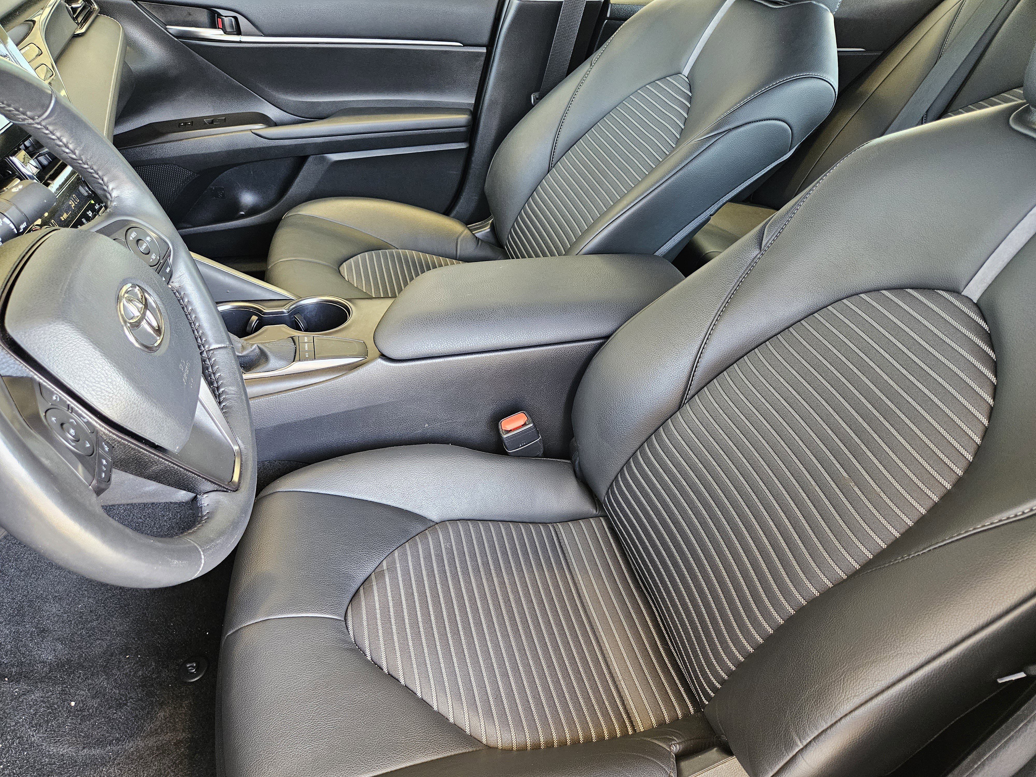 Vehicle image 8 of 22