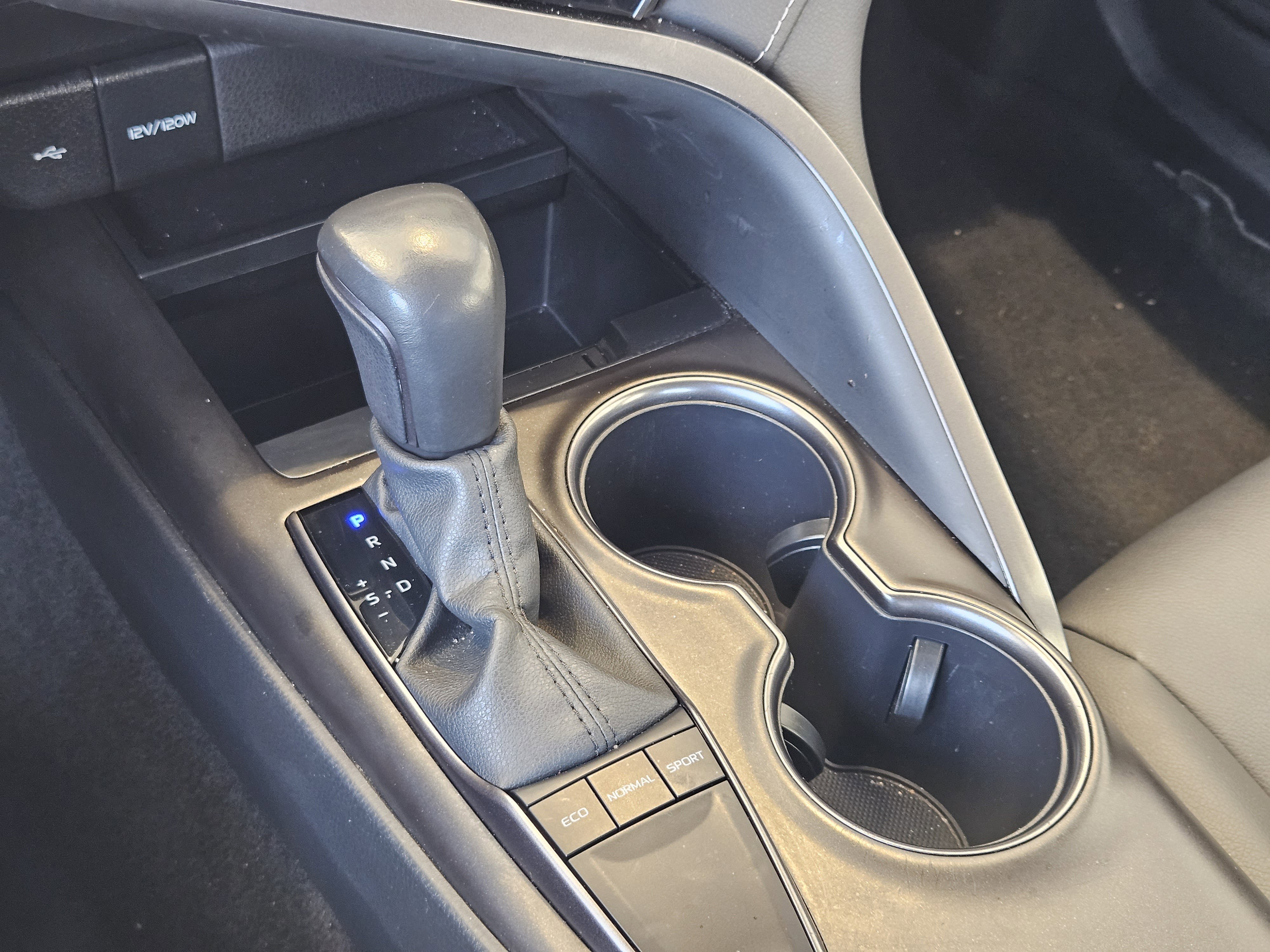 Vehicle image 14 of 22