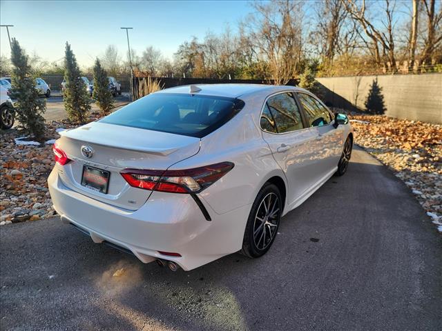 2024 Toyota Camry SE Image 4 of 36
