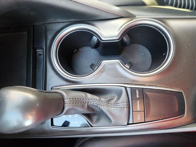 2024 Toyota Camry SE Image 25 of 36