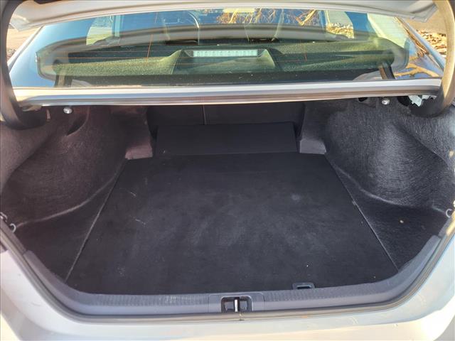 2024 Toyota Camry SE Image 11 of 36