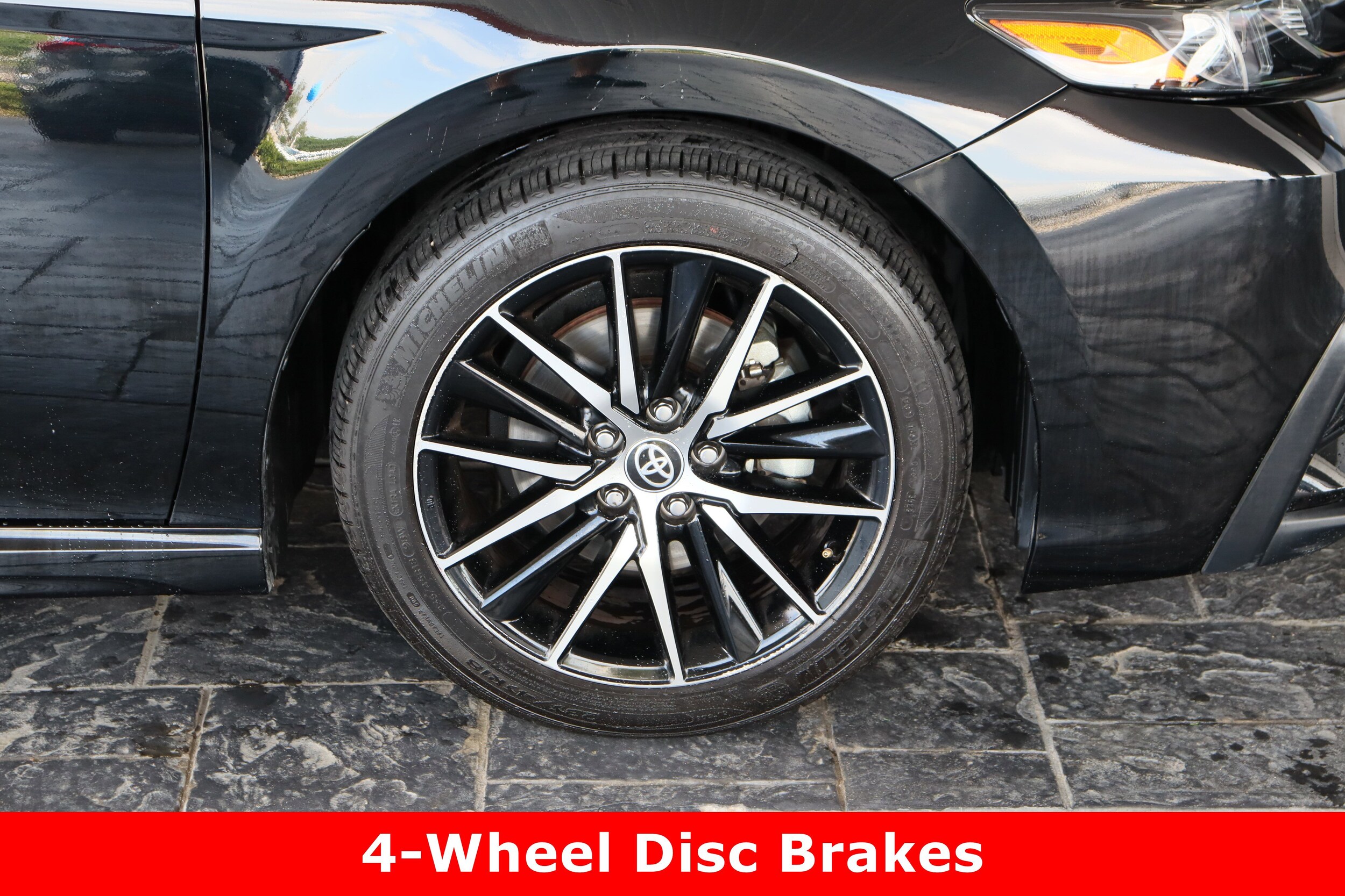 Vehicle image 13 of 44