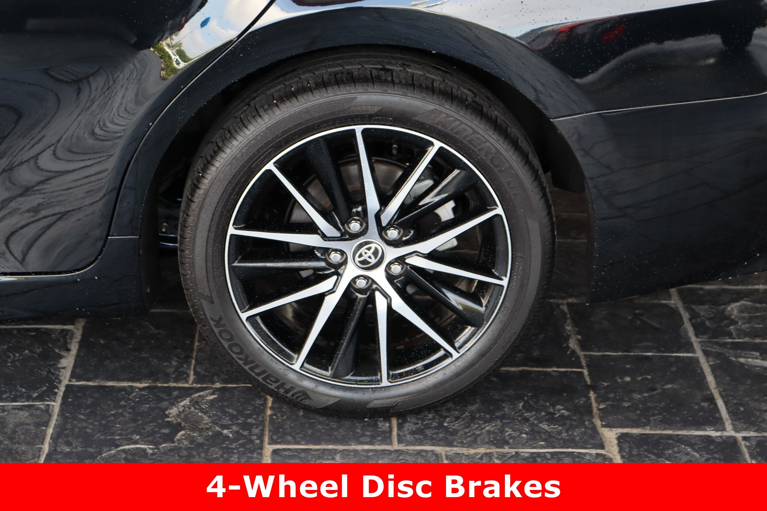 Vehicle image 10 of 44