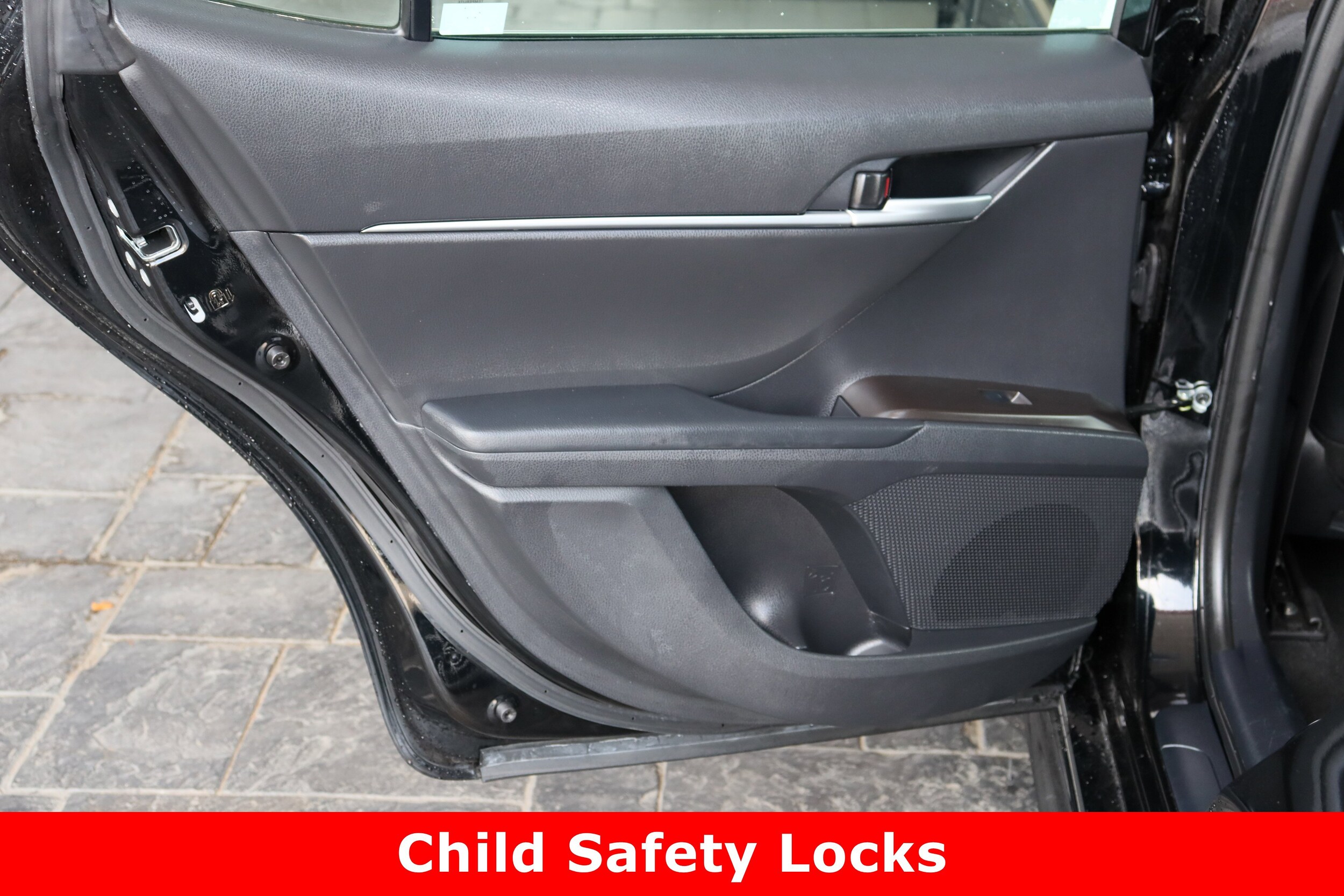 Vehicle image 26 of 44